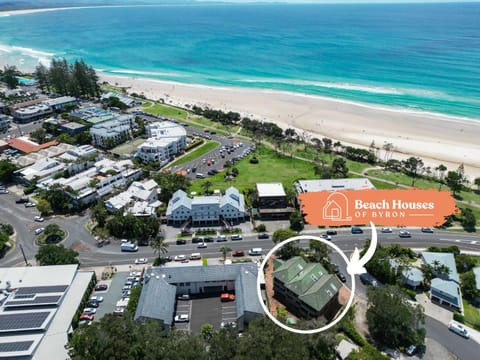 Property building, Nearby landmark, Neighbourhood, Bird's eye view, Beach, City view, Sea view, Location