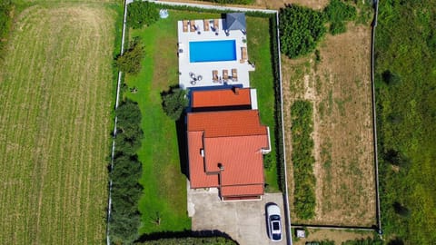 Day, Neighbourhood, Natural landscape, Bird's eye view, Swimming pool