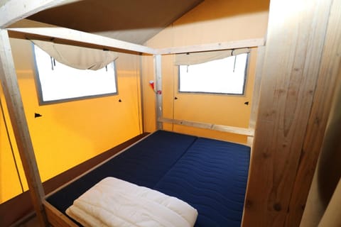 Glamping "De Zuidvliet" Nr 7 Luxury tent in Wolphaartsdijk