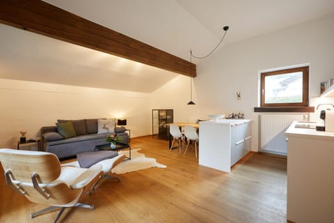 Living room, Photo of the whole room