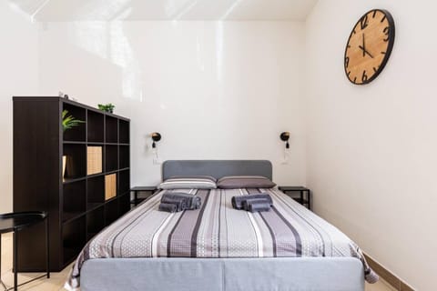 Bed, Bedroom, wardrobe