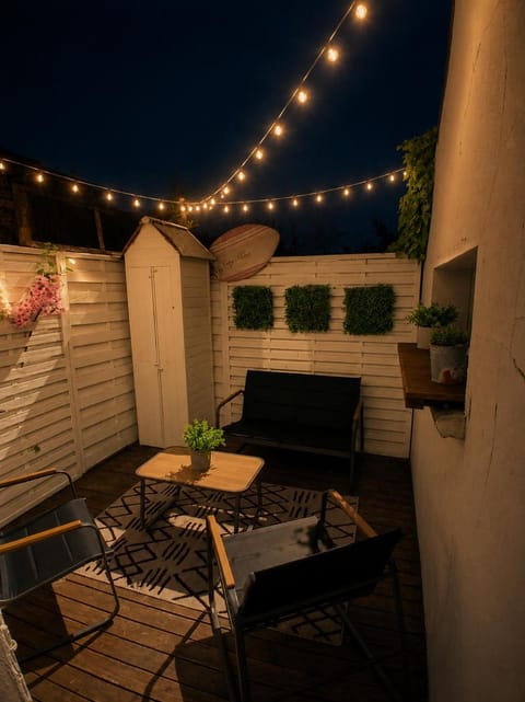 Patio, Night