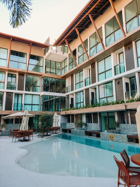 Property building, Swimming pool, Swimming pool