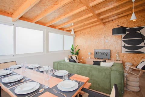 Living room, Seating area, Dining area