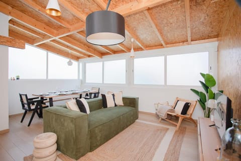 Living room, Seating area, Dining area