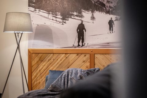 Winter, Photo of the whole room, Decorative detail, Seating area