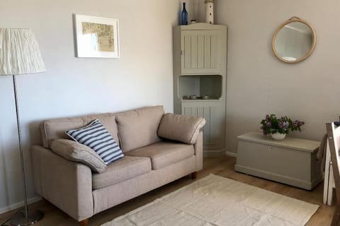 Klippan - mökki omalla rannalla Nauvossa Chalet in Finland