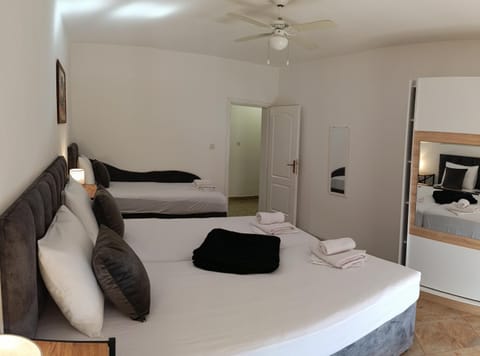 TEA7 apartment Apartment in Dobrota