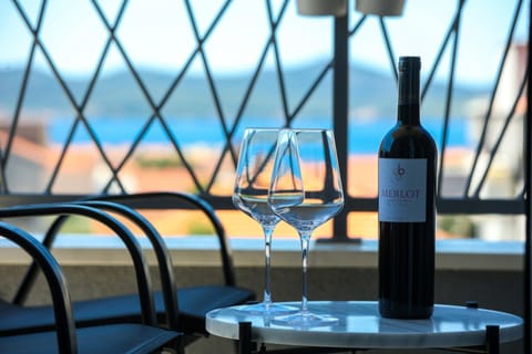 Balcony/Terrace, Drinks