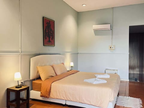 Bedroom, air conditioner
