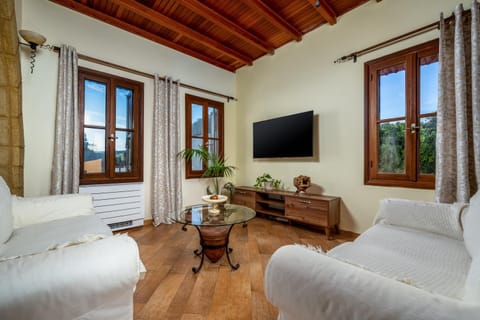Communal lounge/ TV room, TV and multimedia, Living room, Photo of the whole room, Seating area, Evening entertainment