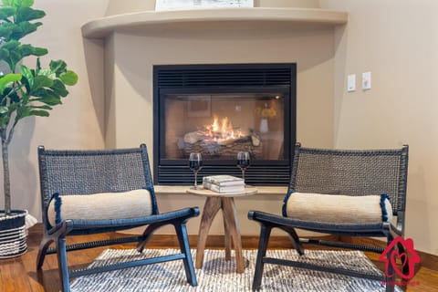 Elena's Sandia Sanctuary - An Irvie Home House in Albuquerque