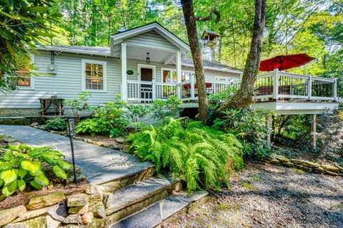 Highlands Vacation Rental - Walk to Mirror Lake! House in Highlands