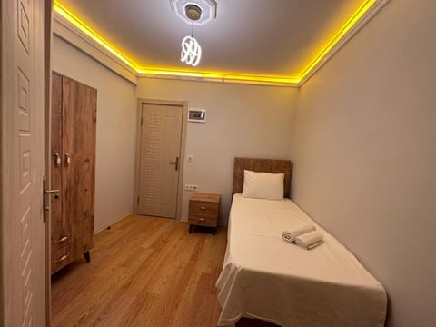 Bed, Photo of the whole room, wardrobe