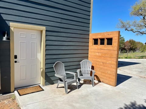 Ranchette Apartment- beach access small lake view Apartment in Lake Buchanan