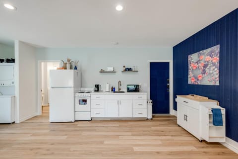 Ranchette Apartment- beach access small lake view Apartment in Lake Buchanan