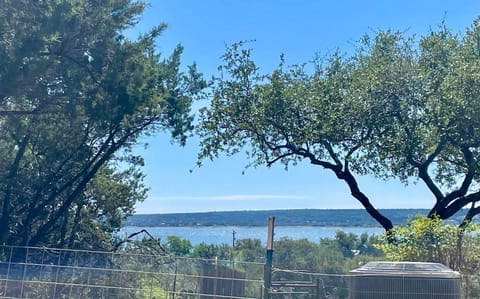 Ranchette Apartment- beach access small lake view Apartment in Lake Buchanan