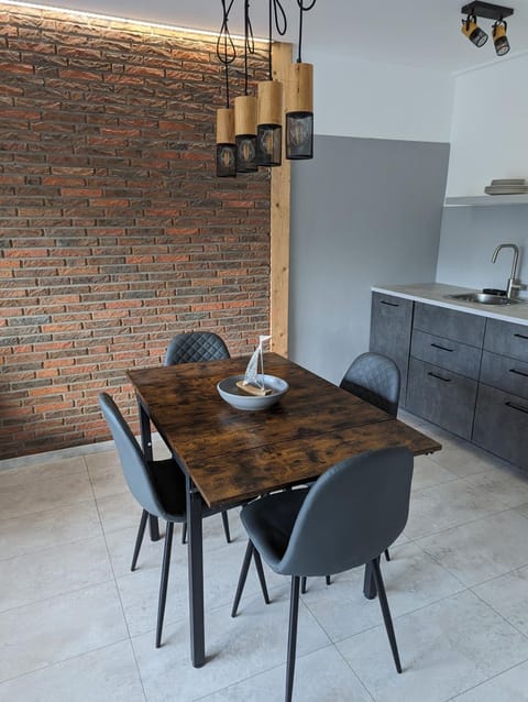 Kitchen or kitchenette, Seating area, Dining area