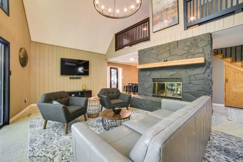 Stunning Valdosta A-Frame Home with Private Pool! House in Georgia