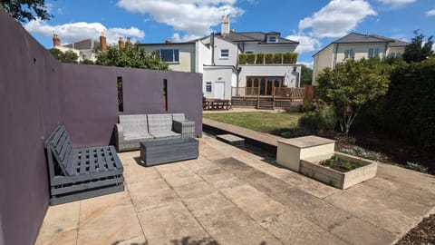 Property building, Patio, Garden