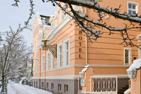 Property building, Winter