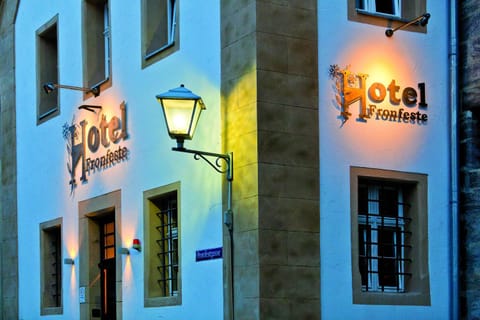 Facade/entrance