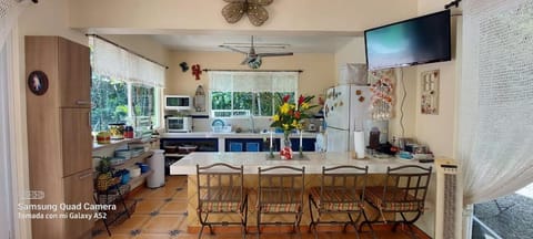 Kitchen or kitchenette, Kitchen or kitchenette
