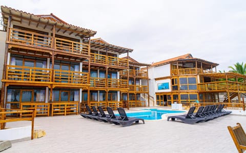 Property building, Balcony/Terrace, Pool view, Swimming pool, Swimming pool
