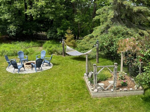 Latitude Adjustment II - Simply Gorgeous! House in Frankfort