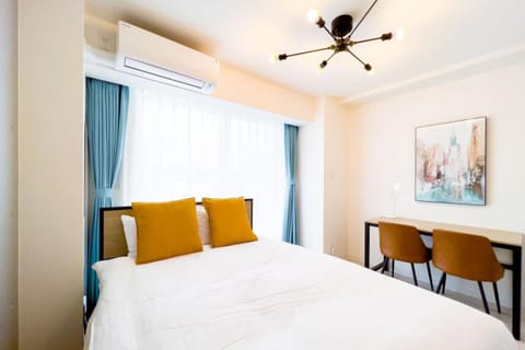 Bed, Seating area, Bedroom, air conditioner