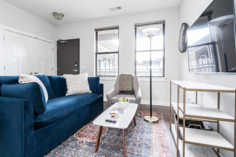 CozySuites Music Row Elegant 1BR w free parking 51 Apartment in Music Row