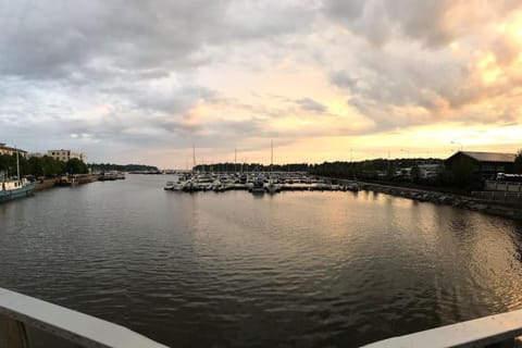 Relaxing apartment by sea + Sauna + free Parking Apartment in Helsinki