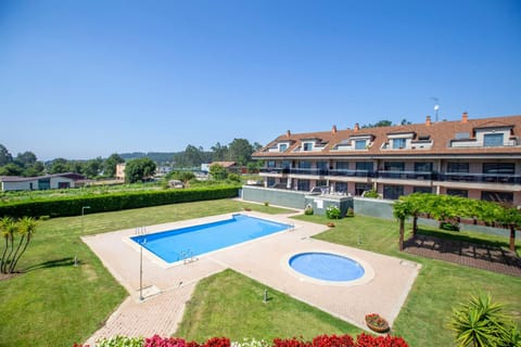 Property building, Natural landscape, Garden, Garden, Spa and wellness centre/facilities, Garden view, Pool view, Swimming pool, Swimming pool