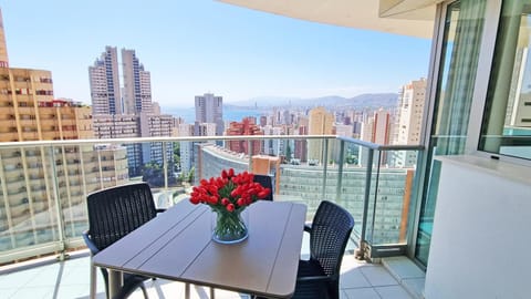 Balcony/Terrace, City view