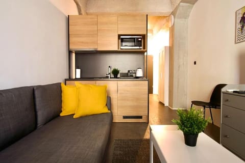 Kitchen or kitchenette, Living room