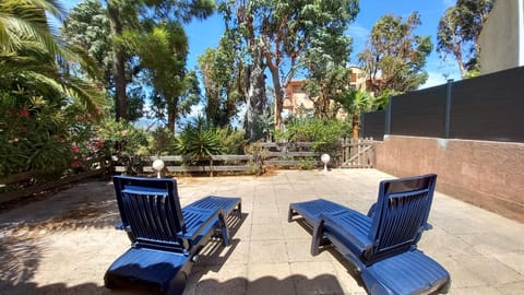 Patio, Garden, sunbed