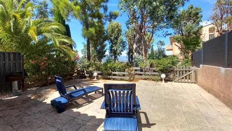 Patio, Garden, Garden view, sunbed