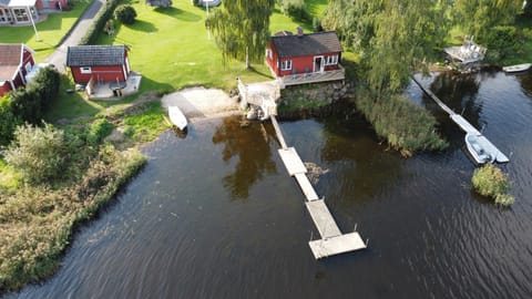 Property building, Fishing, Balcony/Terrace, Lake view