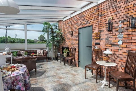 Day, Living room, Dining area