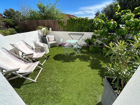 Patio, Garden, View (from property/room), Garden view, sunbed