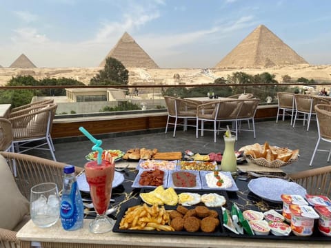 Nearby landmark, Restaurant/places to eat, Day, Natural landscape, View (from property/room), Balcony/Terrace, Food and drinks, Banquet/Function facilities, Food, Buffet breakfast, Dinner, Drinks