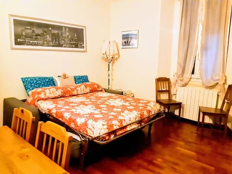 Bed, Living room, Photo of the whole room, Bedroom