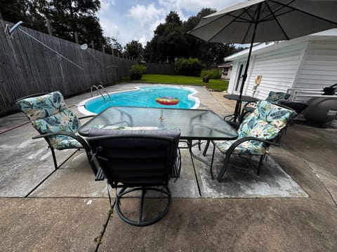 Patio, Swimming pool