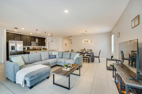 about 10 Mi to Animal Kingdom Davenport Family Home House in Loughman