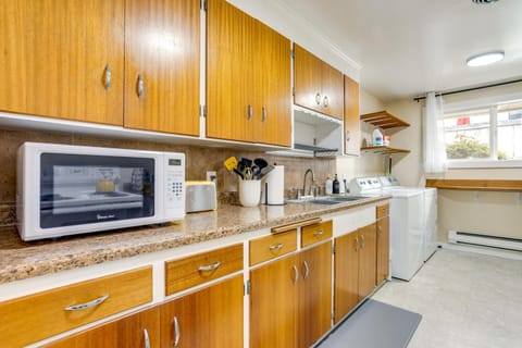 Walk to Waterfront! Scandi-Boho Seattle Apartment Apartment in Magnolia Seattle