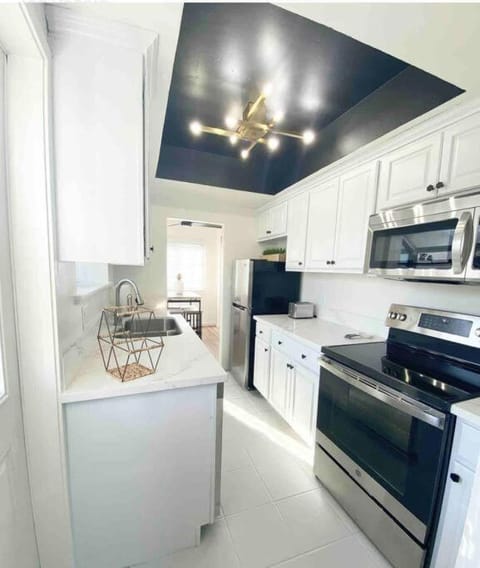 Kitchen or kitchenette, dishwasher, minibar, pet friendly, stove, toaster