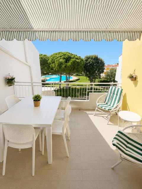 Balcony/Terrace, Pool view