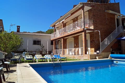 Area and facilities, Swimming pool