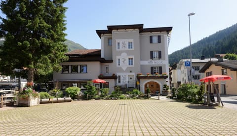 Property building, Neighbourhood