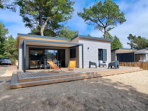 Chalet standing, 6 couchages, piscine chauffée, terrasse privée, proche plage et commerces - FR-1-361-520 Chalet in Saint-Pair-sur-Mer